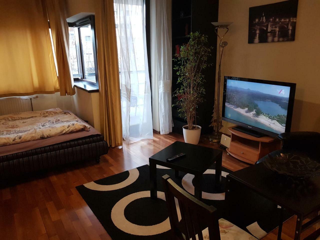 Apartment Riverside Apartman *